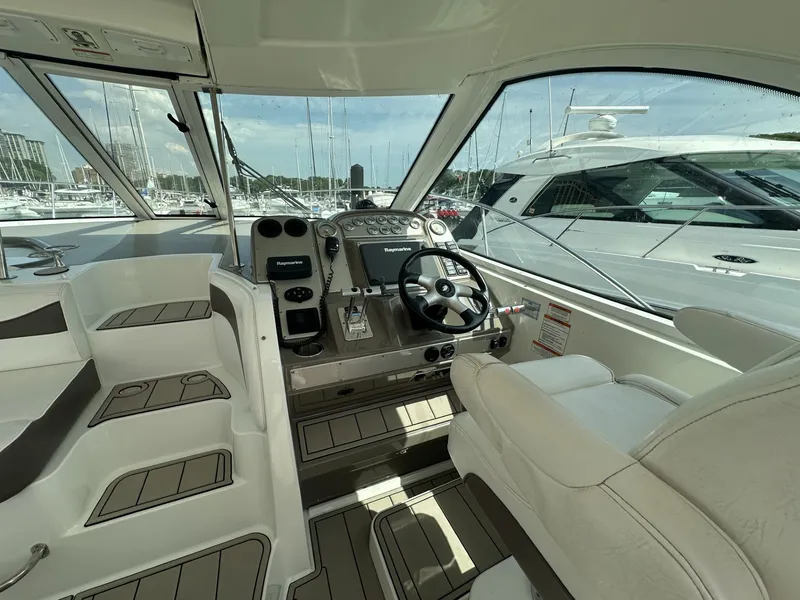 Slide: The Image of Cruisers 390 SPORTS COUPE 2008 - 19