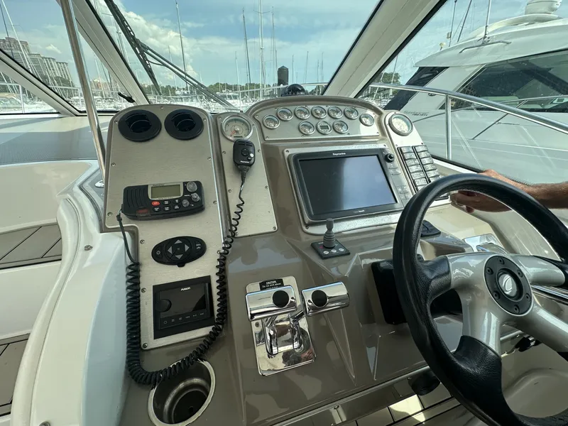 Slide: The Image of Cruisers 390 SPORTS COUPE 2008 - 25