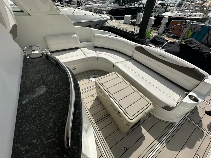 Slide: The Image of Cruisers 390 SPORTS COUPE 2008 - 16
