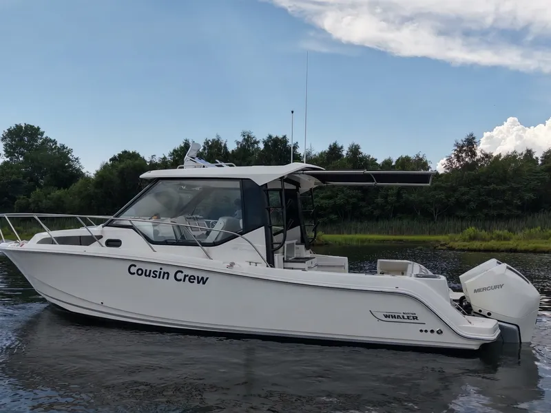 Slide: The Image of Boston Whaler 325 CONQUEST 2025 - 14