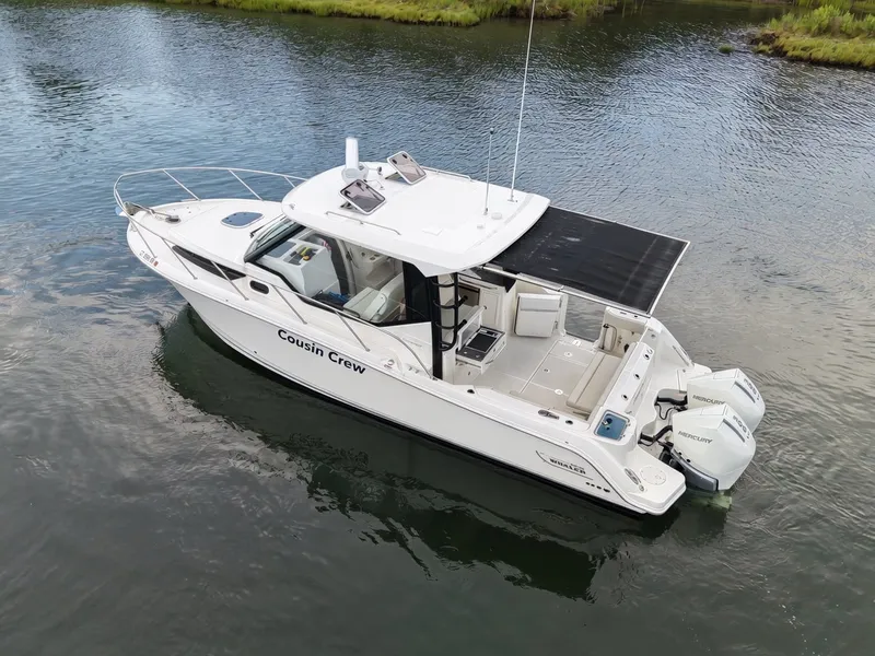 Slide: The Image of Boston Whaler 325 CONQUEST 2025 - 13