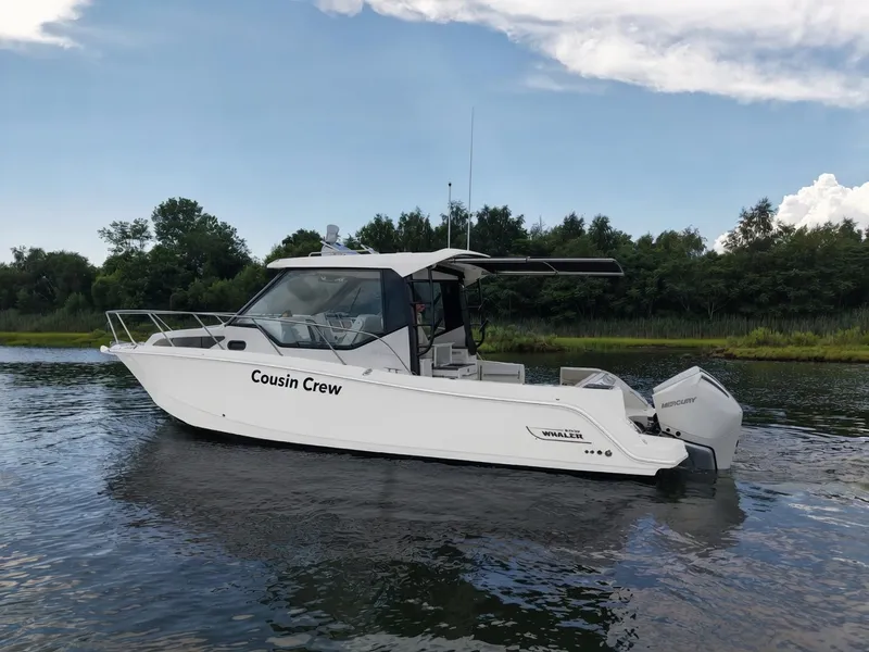 Slide: The Image of Boston Whaler 325 CONQUEST 2025 - 15
