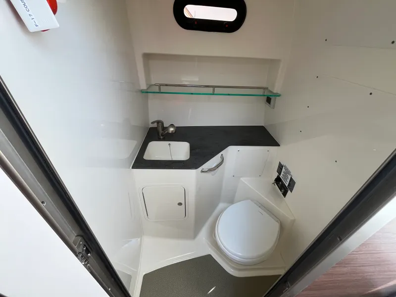 Slide: The Image of Boston Whaler 325 CONQUEST 2025 - 29