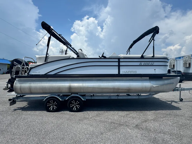 Slide: The Image of Harris 230 CRUISER 2021 - 1
