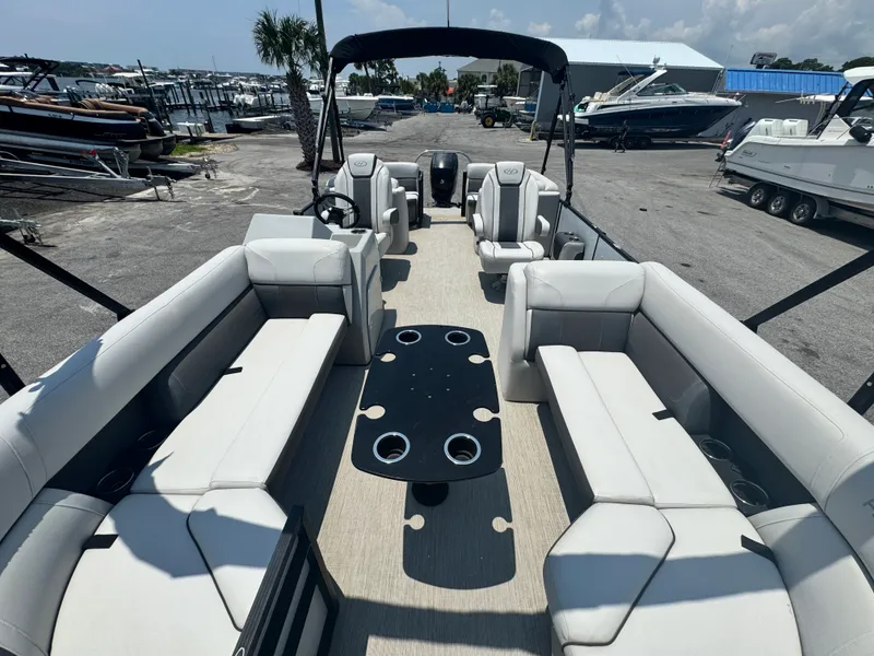 Slide: The Image of Harris 230 CRUISER 2021 - 16