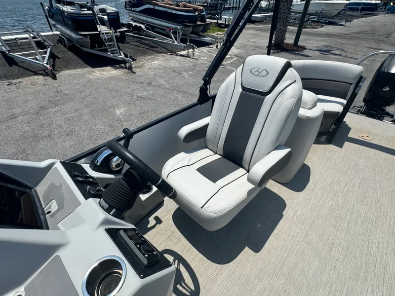 Slide: The Image of Harris 230 CRUISER 2021 - 13