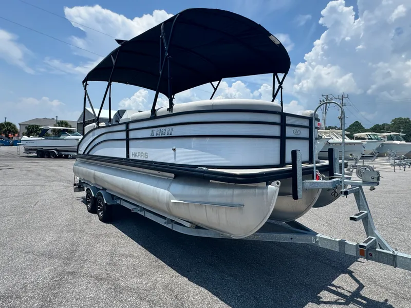 Slide: The Image of Harris 230 CRUISER 2021 - 17