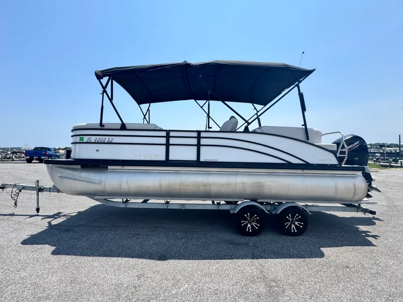 Slide: The Image of Harris 230 CRUISER 2021 - 22