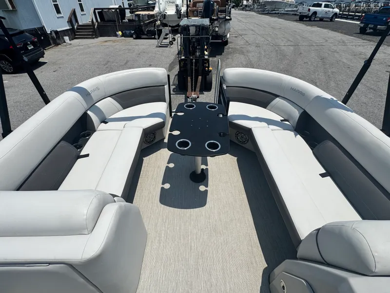 Slide: The Image of Harris 230 CRUISER 2021 - 15