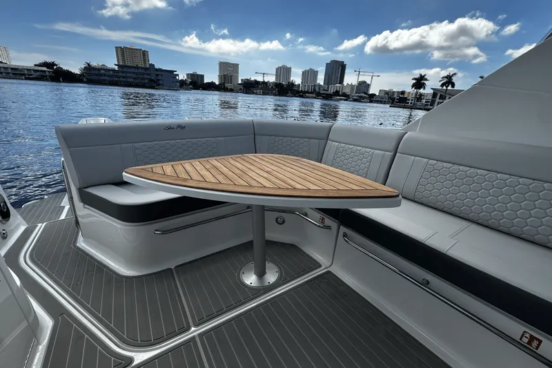 Slide: The Image of Sea Ray Sundancer 320 Outboard 2026 - 30