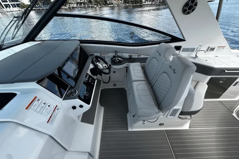 Slide: The Image of Sea Ray Sundancer 320 Outboard 2026 - 36