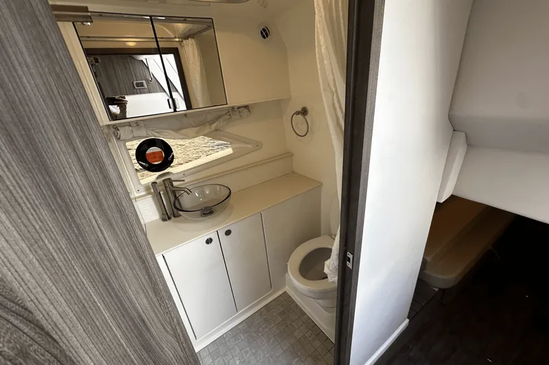 Slide: The Image of Sea Ray Sundancer 320 Outboard 2026 - 48