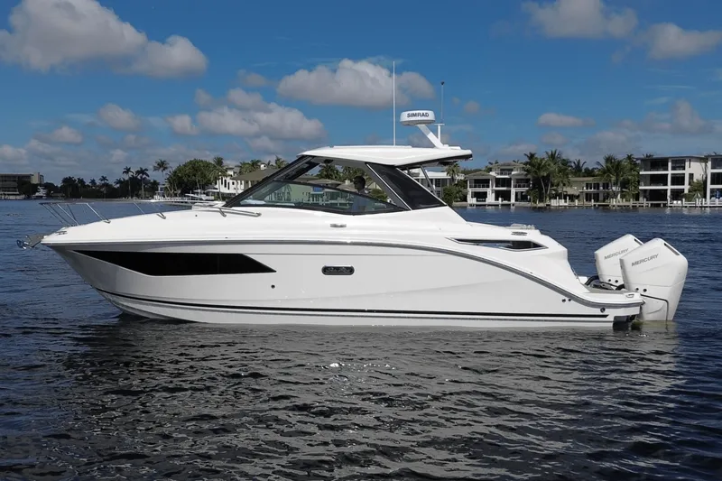 Slide: The Image of Sea Ray Sundancer 320 Outboard 2026 - 5