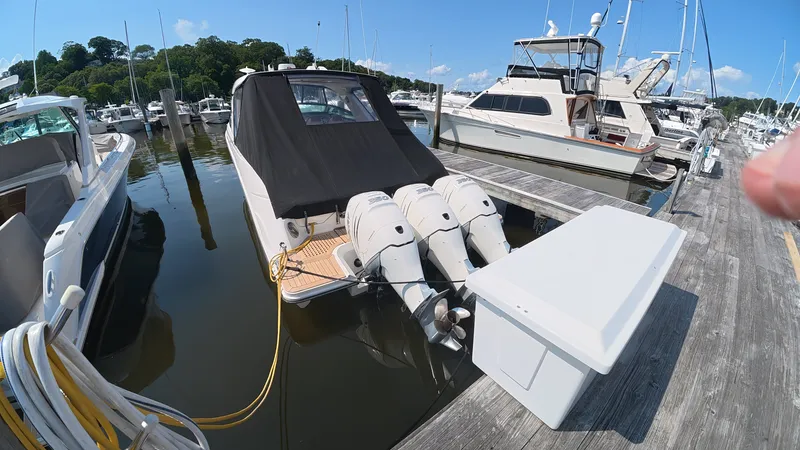 Slide: The Image of Sea Ray 400 SLX OB 2019 - 1