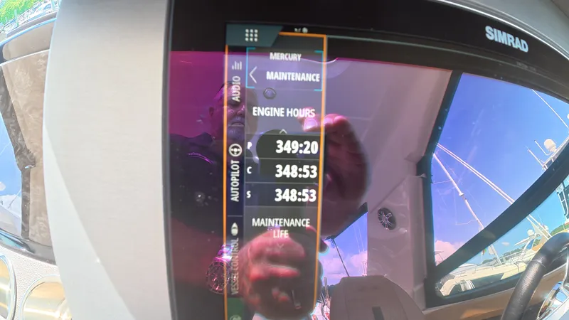 Slide: The Image of Sea Ray 400 SLX OB 2019 - 41