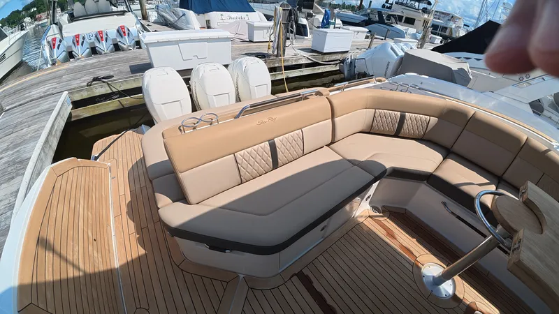 Slide: The Image of Sea Ray 400 SLX OB 2019 - 11