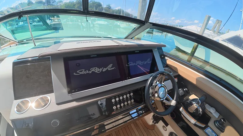 Slide: The Image of Sea Ray 400 SLX OB 2019 - 39