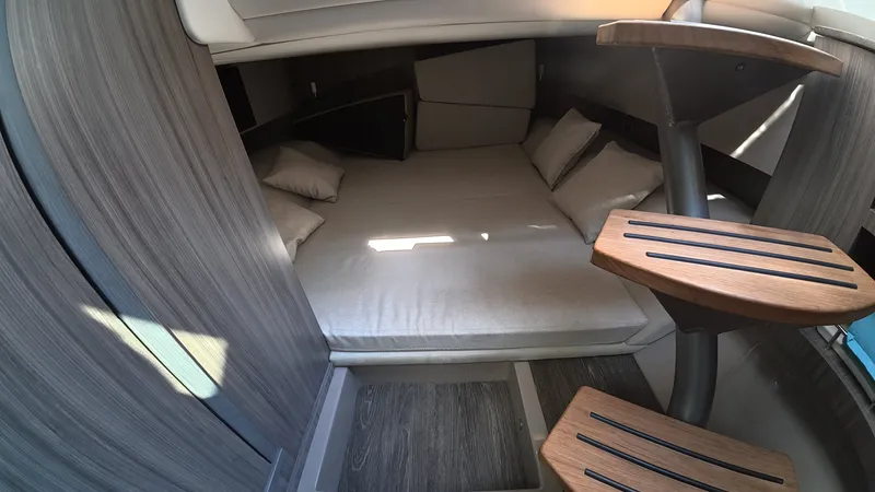 Slide: The Image of Sea Ray 400 SLX OB 2019 - 29