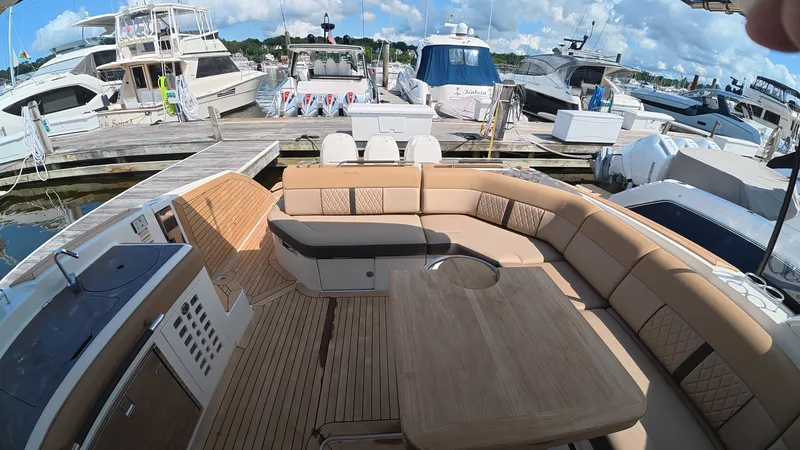 Slide: The Image of Sea Ray 400 SLX OB 2019 - 9