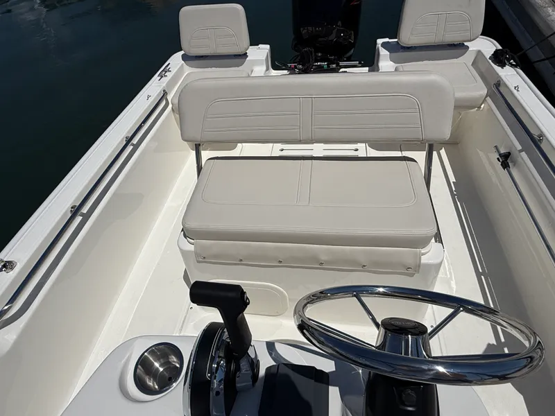 Slide: The Image of Boston Whaler 170 Montauk 2027 - 11