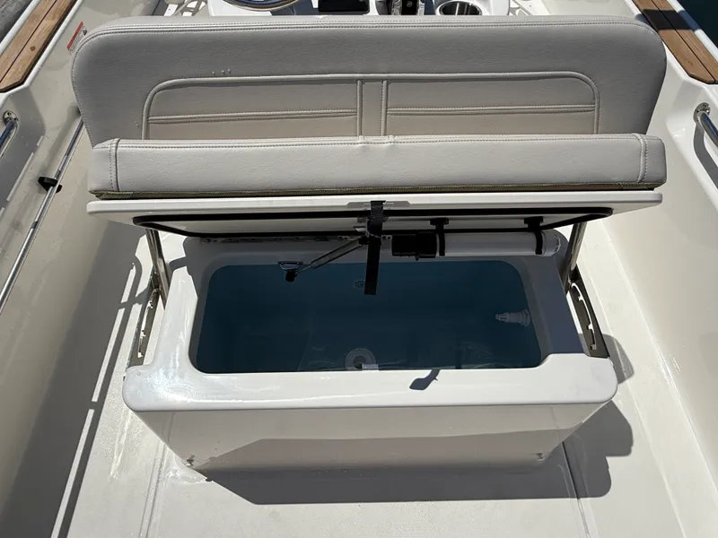 Slide: The Image of Boston Whaler 170 Montauk 2027 - 16