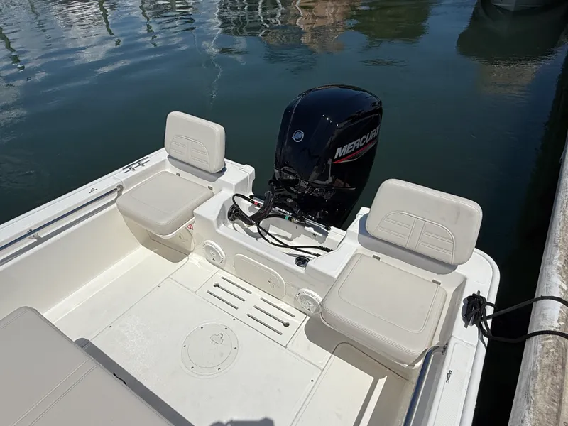 Slide: The Image of Boston Whaler 170 Montauk 2027 - 9