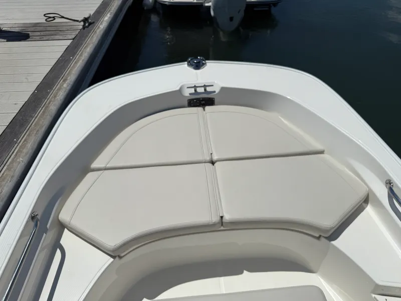 Slide: The Image of Boston Whaler 170 Montauk 2027 - 18