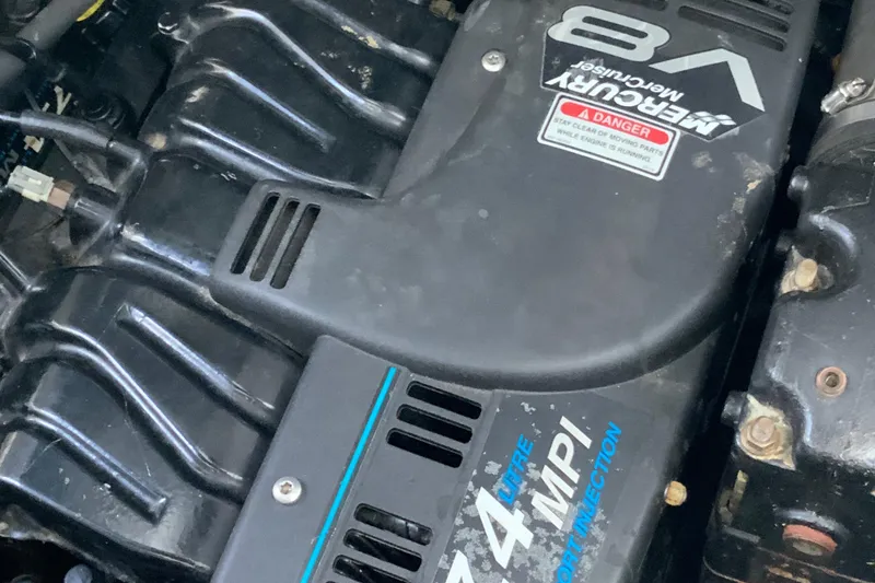 Slide: The Image of Mercury MerCruiser V8 engine in a 2000 Sea Ray Sundancer boat. - 15