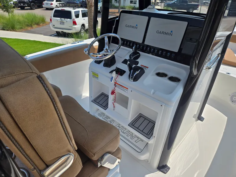 Slide: The Image of Sea Hunt ULTRA 255 2021 - 12