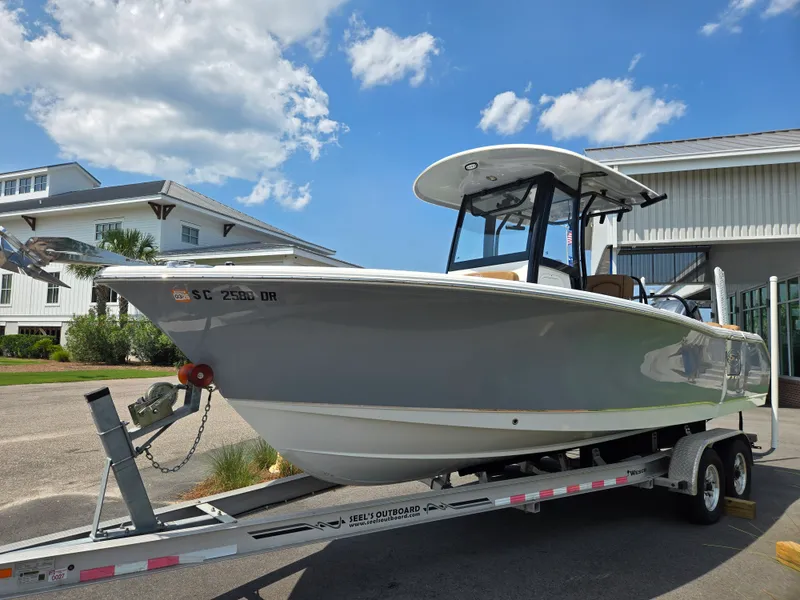 Slide: The Image of Sea Hunt ULTRA 255 2021 - 2