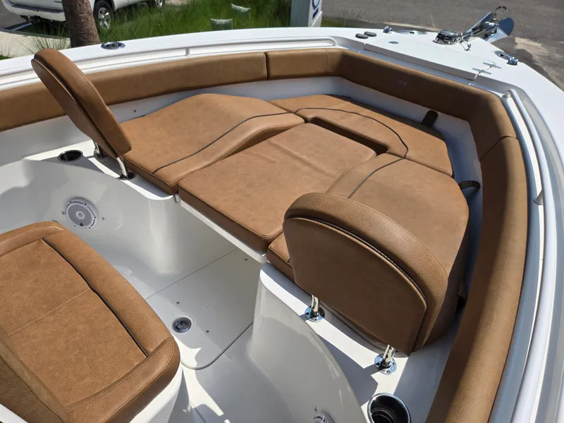 Slide: The Image of Sea Hunt ULTRA 255 2021 - 22