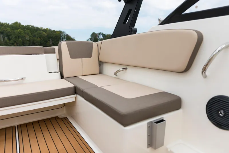 Slide: The Image of Bayliner VR4 OB 2023 - 50