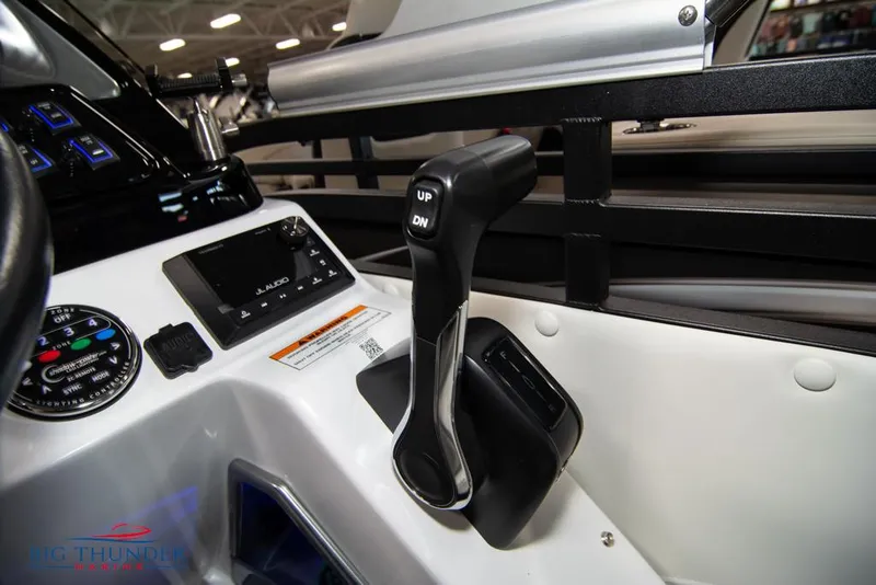 Slide: The Image of Control panel of a 2022 JC NEPTOON 25 TT SPORT boat. - 35