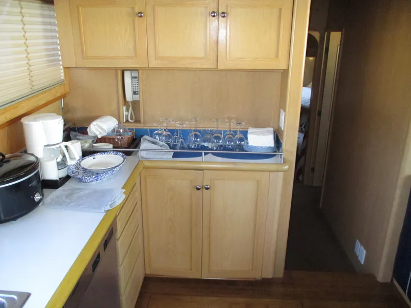 Slide: The Image of McQueen Flush Deck Motoryacht 1984 - 51