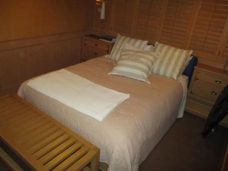 Slide: The Image of McQueen Flush Deck Motoryacht 1984 - 60