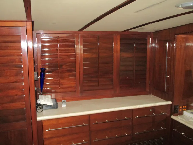 Slide: The Image of McQueen Flush Deck Motoryacht 1984 - 70