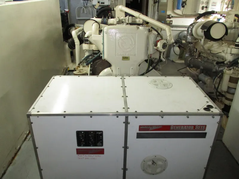 Slide: The Image of McQueen Flush Deck Motoryacht 1984 - 80