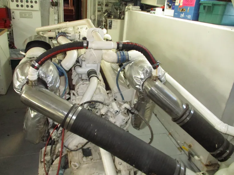 Slide: The Image of McQueen Flush Deck Motoryacht 1984 - 81