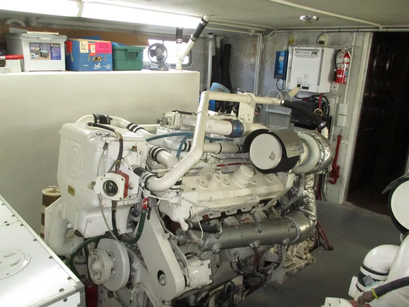 Slide: The Image of McQueen Flush Deck Motoryacht 1984 - 83