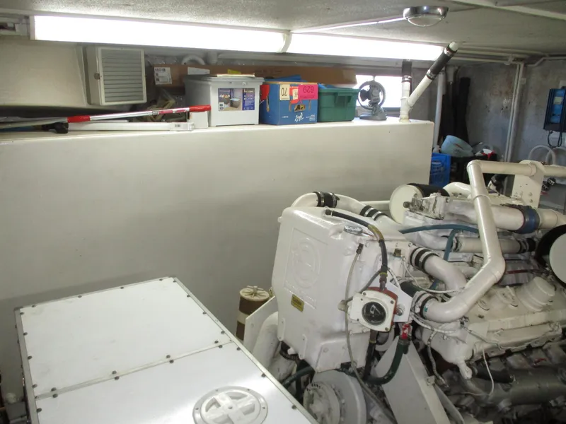 Slide: The Image of McQueen Flush Deck Motoryacht 1984 - 87