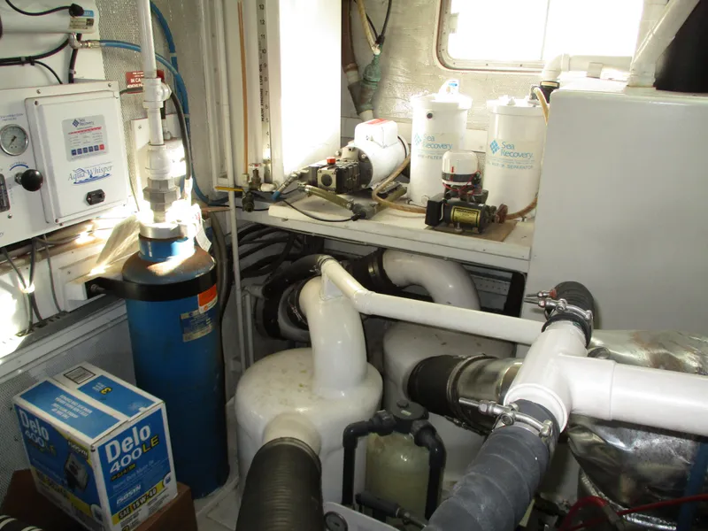 Slide: The Image of McQueen Flush Deck Motoryacht 1984 - 89