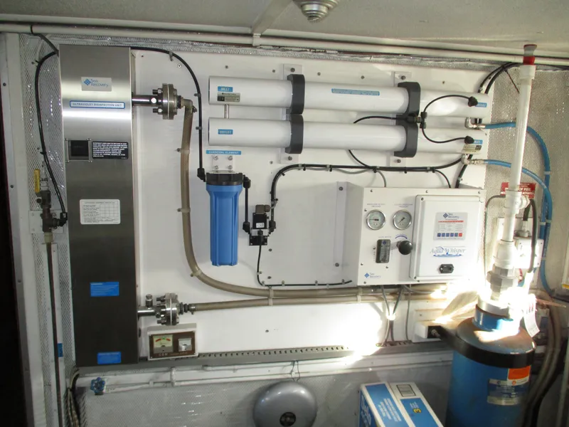 Slide: The Image of McQueen Flush Deck Motoryacht 1984 - 90