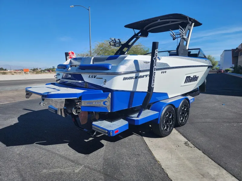 Slide: The Image of Malibu 23 LSV 2019 - 7