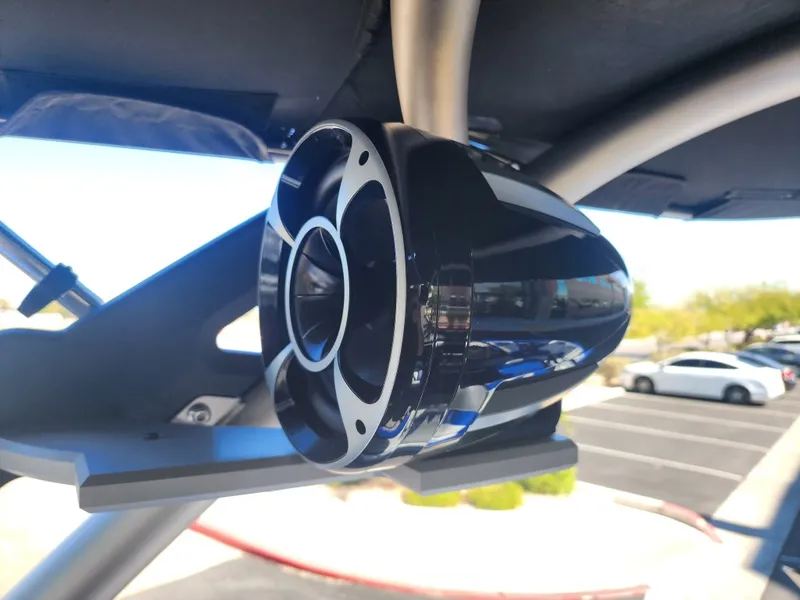 Slide: The Image of Malibu 23 LSV 2019 - 36