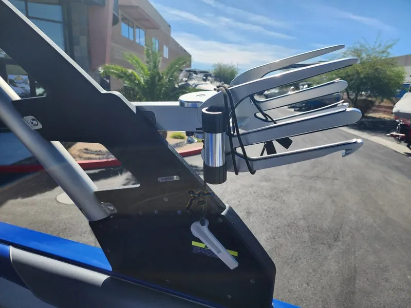 Slide: The Image of Malibu 23 LSV 2019 - 38