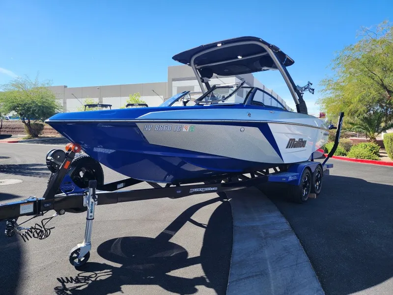 Slide: The Image of Malibu 23 LSV 2019 - 3