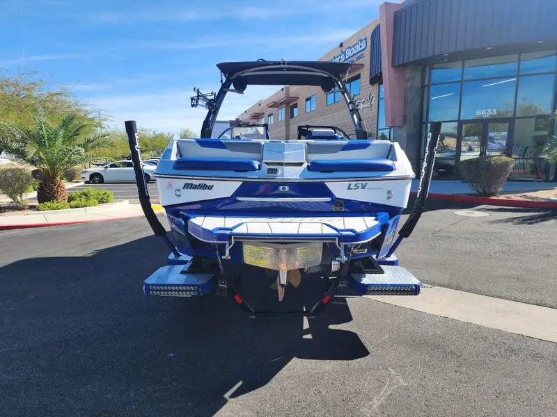 Slide: The Image of Malibu 23 LSV 2019 - 6