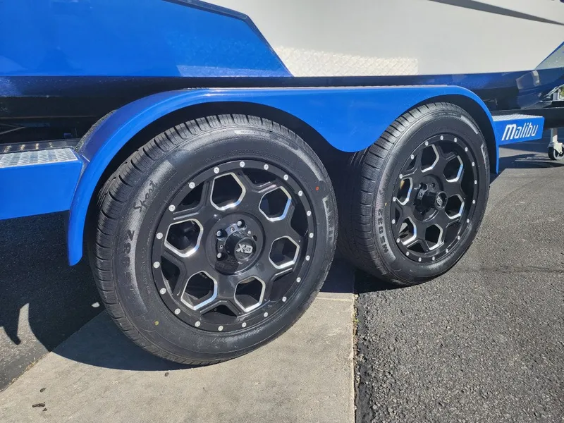 Slide: The Image of Malibu 23 LSV 2019 - 40