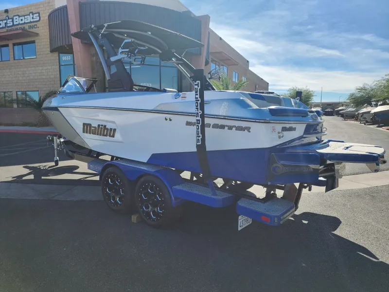 Slide: The Image of Malibu 23 LSV 2019 - 5