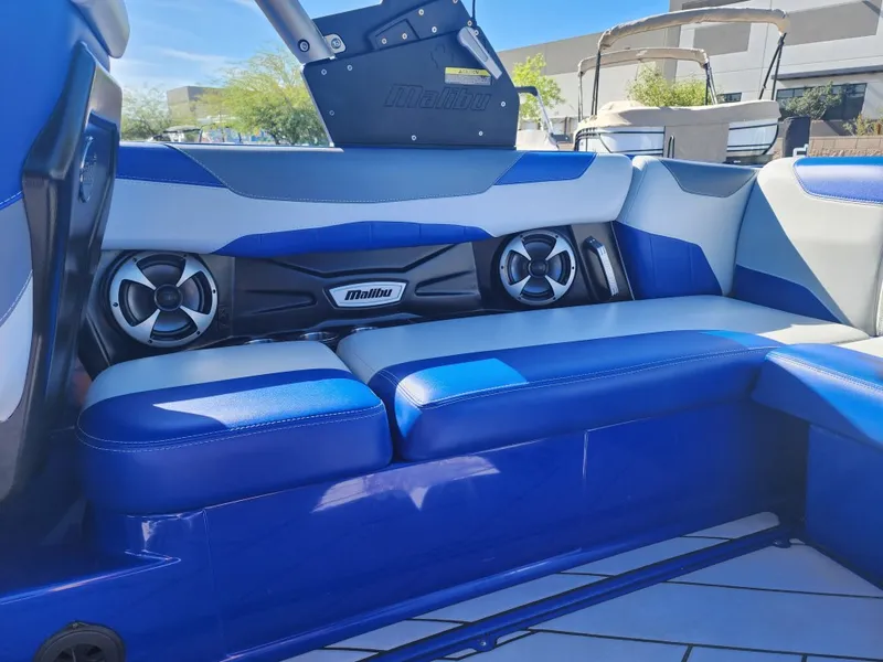 Slide: The Image of Malibu 23 LSV 2019 - 30